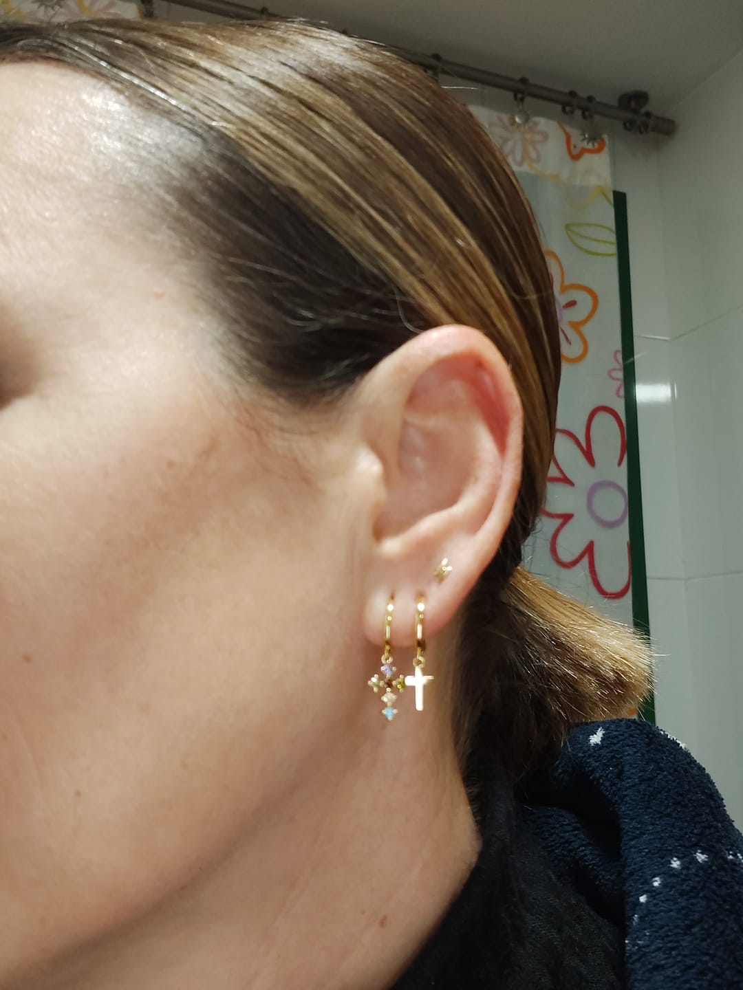 Customer photo review of Pendientes Mini XoXo