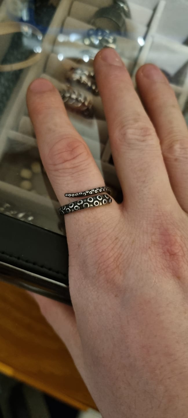 Customer photo review of TENTACLE.