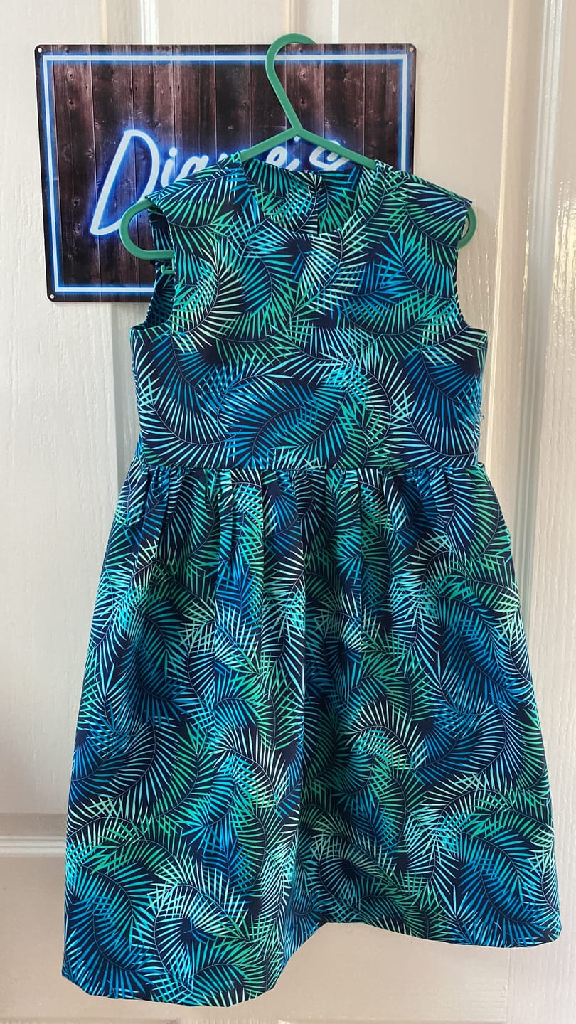 Customer photo review of Tropical Fern Leaves Rose & Hubble Cotton Poplin Fabric