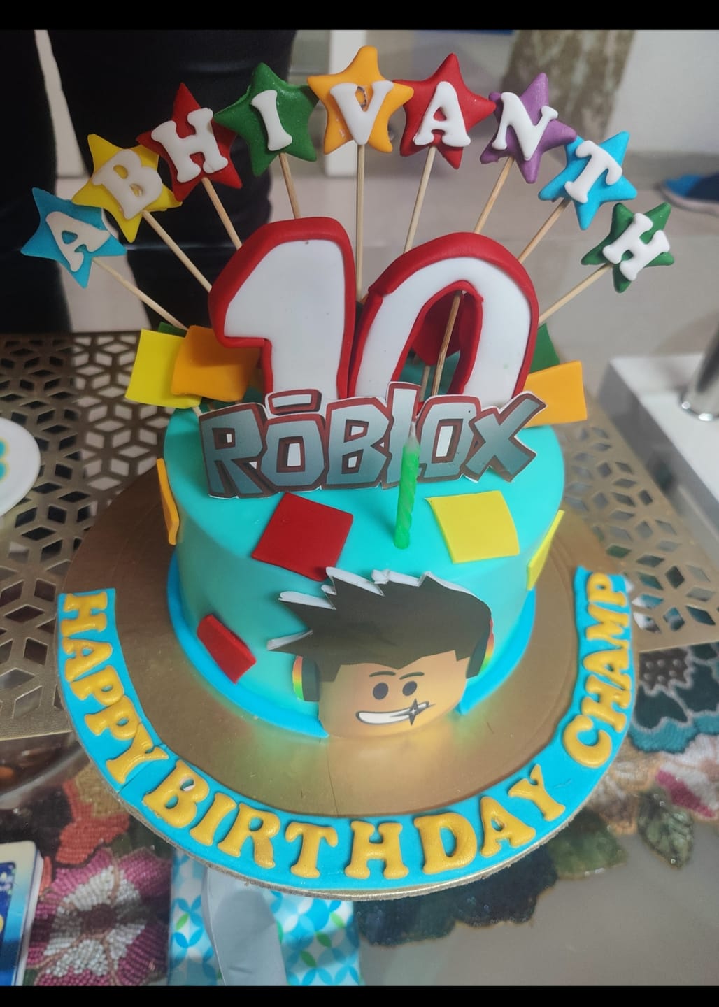 Customer photo review of Roblox Blocks Cake