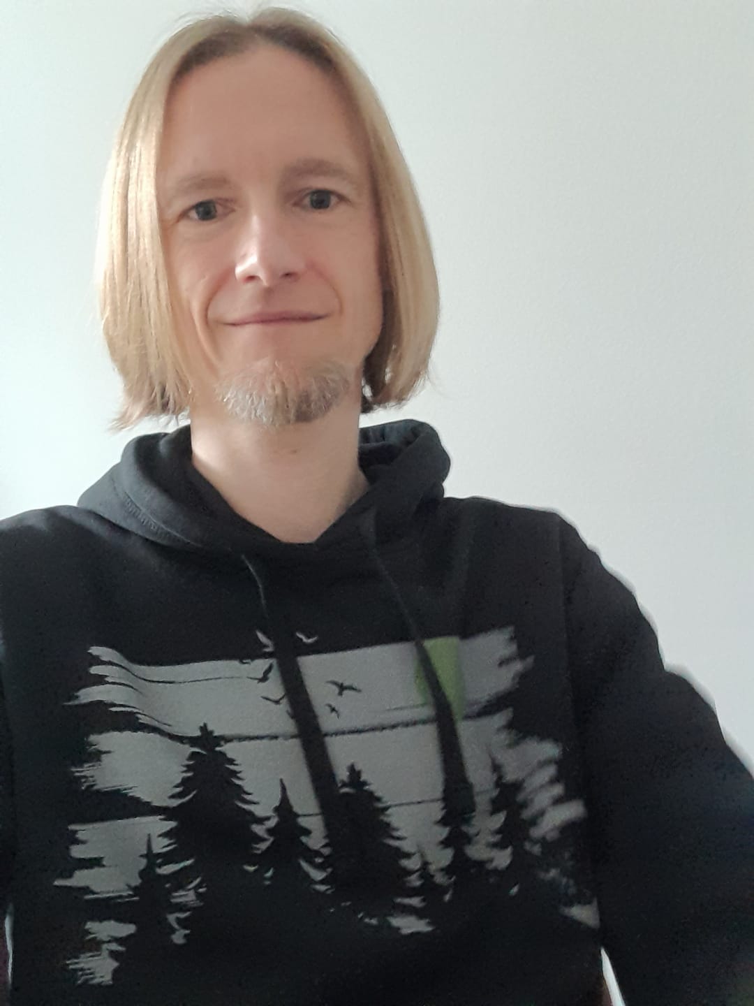 Customer photo review of Wald mit Vollmond - Unisex Basic Bio Hoodie