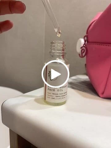 Customer video review of Super Berry Face Oil