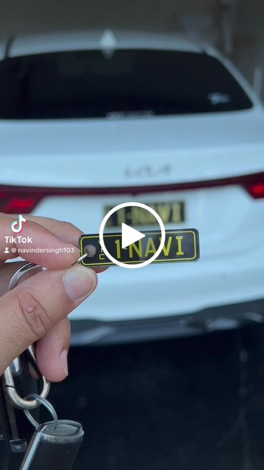 Customer video review of VIC Signature Licence Plate Custom Keychain