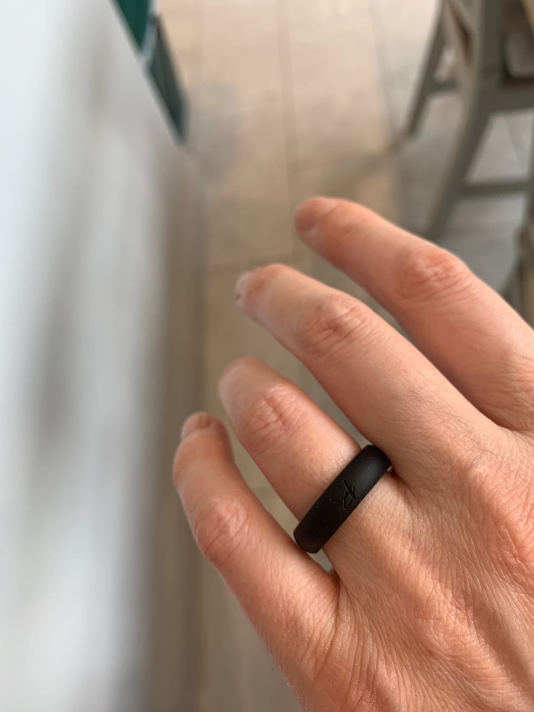 Customer photo review of botthms Black Ladies Active Silicone Ring
