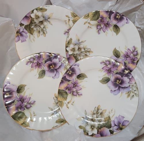Customer photo review of 7.75" Pansy Bone China Dessert Plate