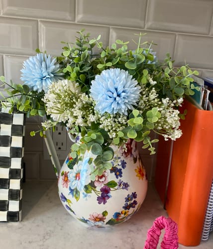 Customer photo review of Bulk 2 Bundles Bouquet Artificial Babys Breath Flowers Silk Mum Ball Flowers Eucalyptus Leaves Wedding Bridal Bouquets for Table Centerpieces Wholesale