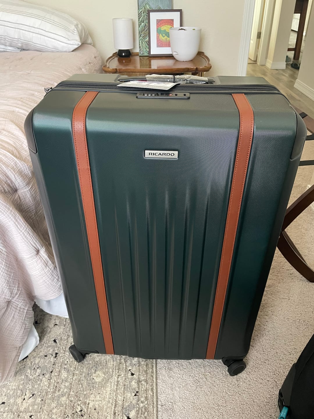 Customer photo review of Montecito 2.0 Hardside Large Check in Expandable Spinner
