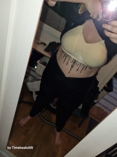 Customer photo review of Glammering® Premium Wireless Shaper Bra
