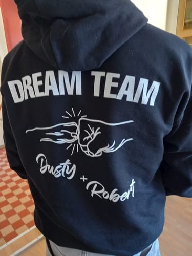 Customer photo review of Dream Team Fauststoß - Individueller Hoodie Unisex Rückendruck