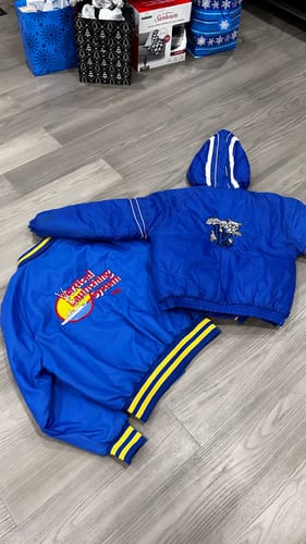 Customer photo review of Vintage University Of Kentucky Wildcats Jacket Womens Size Large