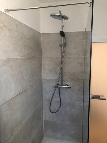 Customer photo review of SONNI Walk In/ Begehbare DuscheDuschabtrennung Duschwand Nano Klarglas Glasstärke 8mm Breite 70-120cm