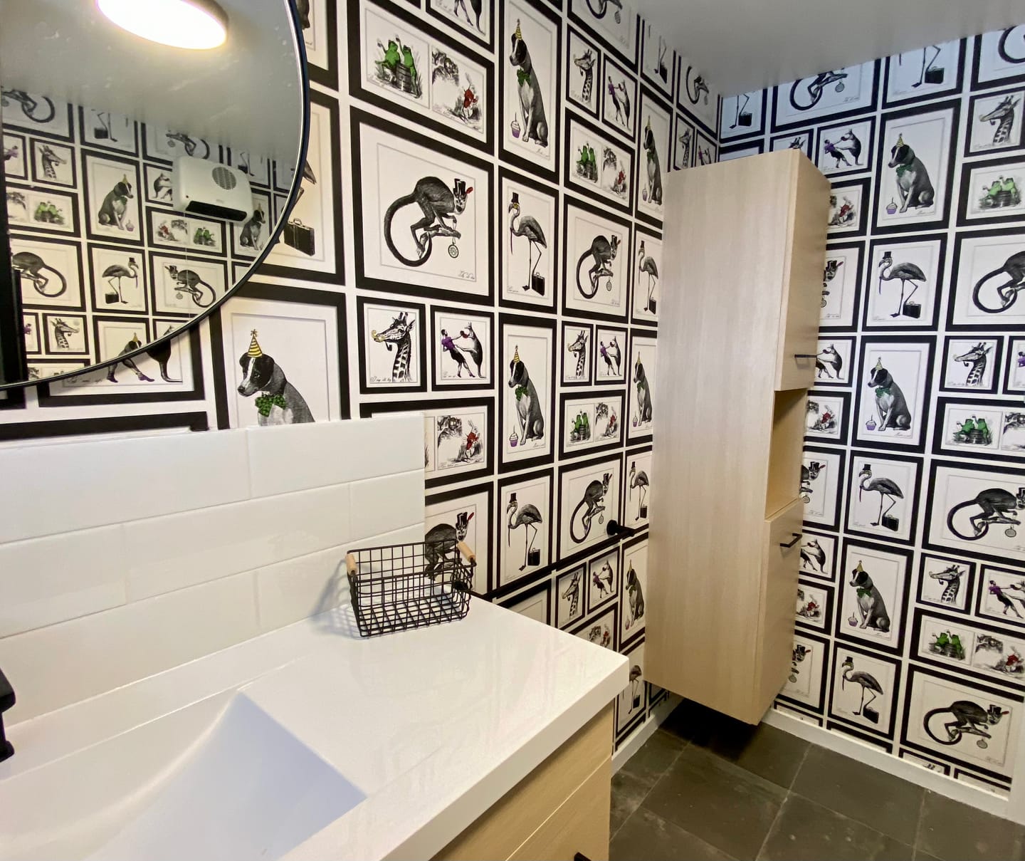 Customer photo review of Mad Dogs Wallpaper