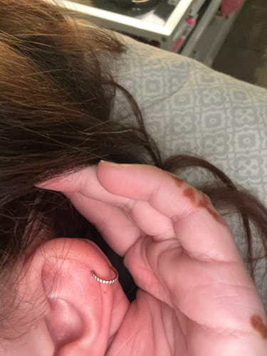 Customer photo review of Les piercings Sara