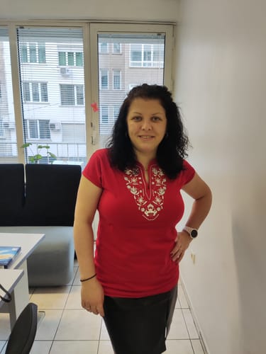 Customer photo review of Тениска с V деколте - "Самоковска"