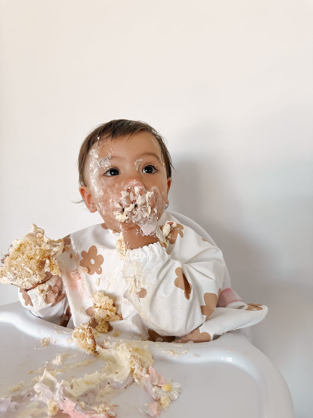 Customer photo review of Mess-Free Smock Bib | Clay Daisy