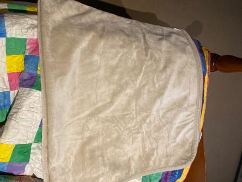 Customer photo review of Waterproof Splash Blanket™️ - Champagne Double Veluxe