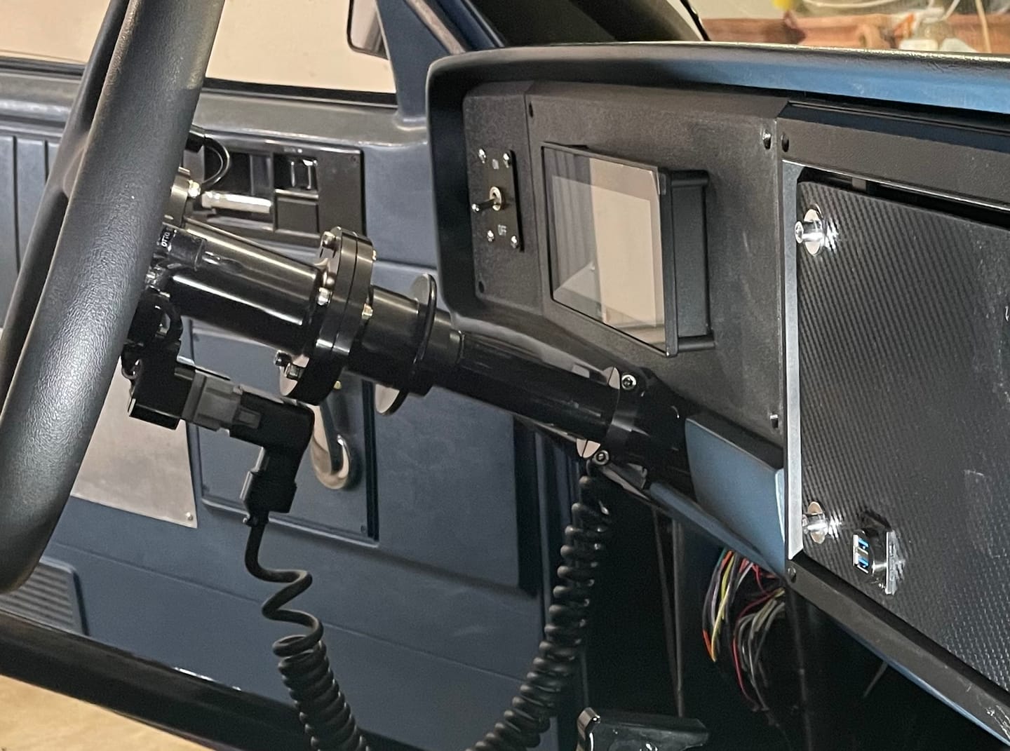 Customer photo review of Steering Column Extension 3.5" for 5 or 6 Bolt Steering Wheels and Quick Disconnect 15-00019
