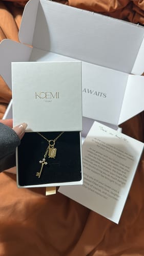 Customer photo review of AOT Freedom Necklace