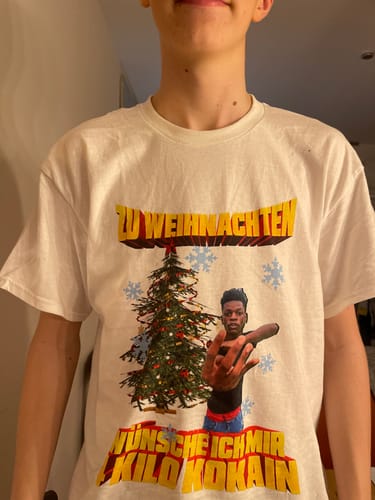 Customer photo review of ZU WEIHNACHTEN T-SHIRT
