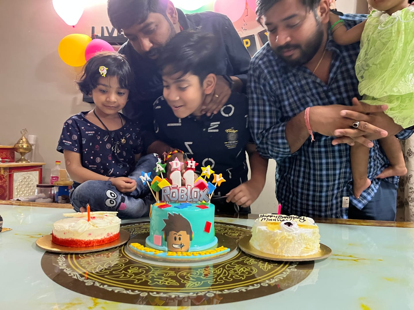 Customer photo review of Roblox Blocks Cake