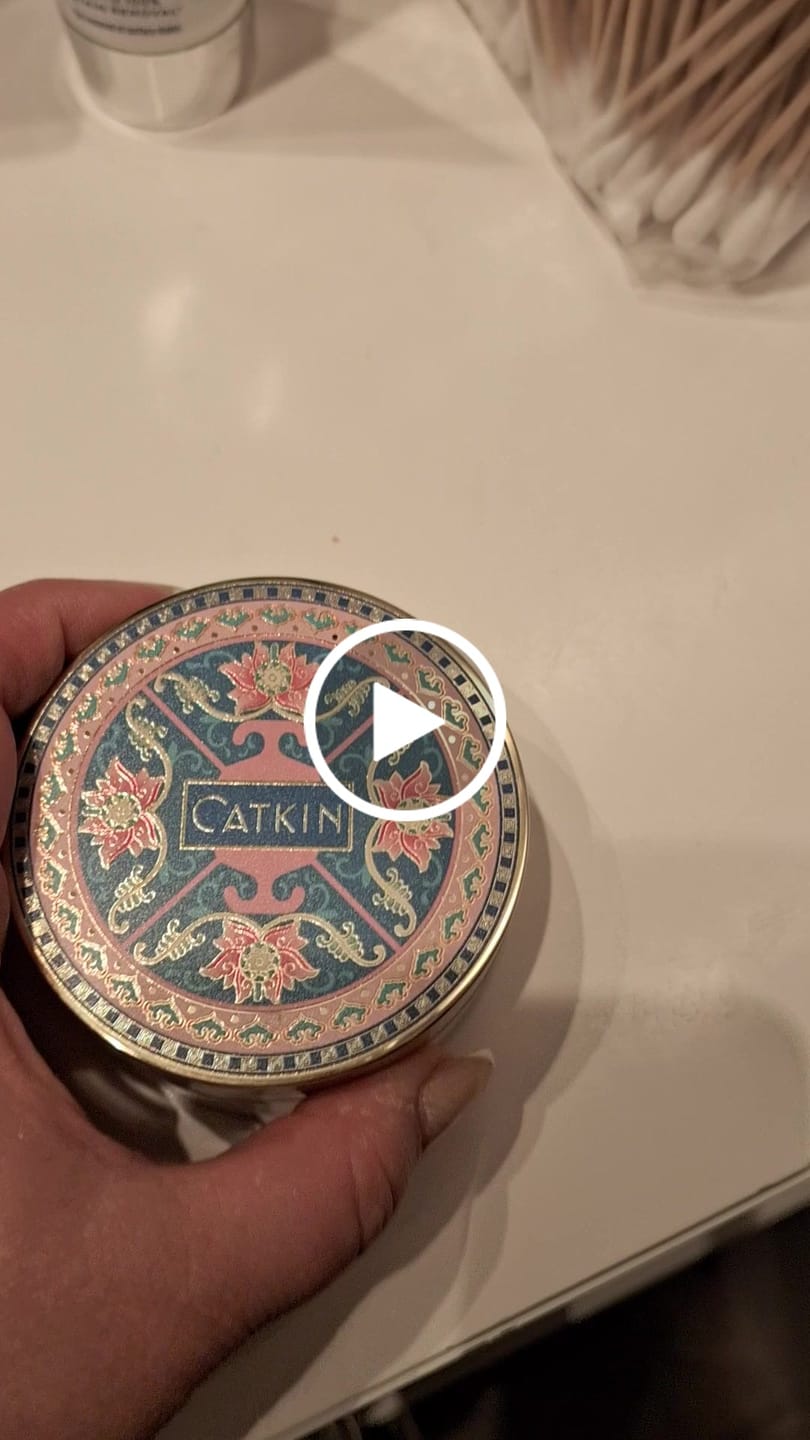 Customer video review of CATKIN Tri-color Lotus Loose Setting Powder