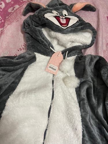Customer photo review of Bugs Bunny Jumbsuit سالوبيت بولار رجالي وحريمي بكابيشون شخصية باجس باني