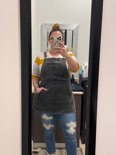 Customer photo review of Over Shoulder Black Acid Washed Apron