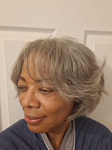 Customer photo review of Luvwin 5x5 Salt & Pepper Body Wave Glueless Bob Wig 100% Human Hair