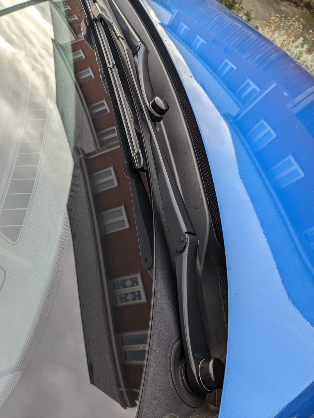 Customer photo review of Wiper Arm Bolt Rubber Covers - Various Fiesta, Focus & Puma Models