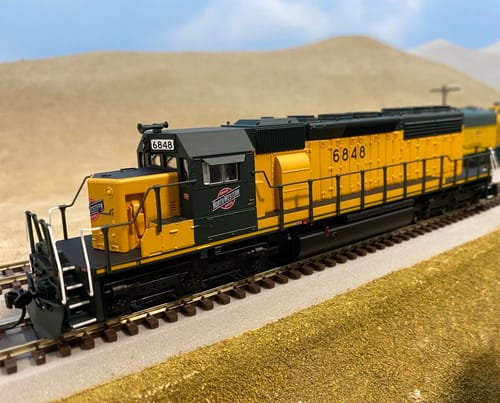 Customer photo review of BLI 6780 EMD SD40-2, CNW 6848, Green & Yellow, Paragon4 Sound/DC/DCC, HO