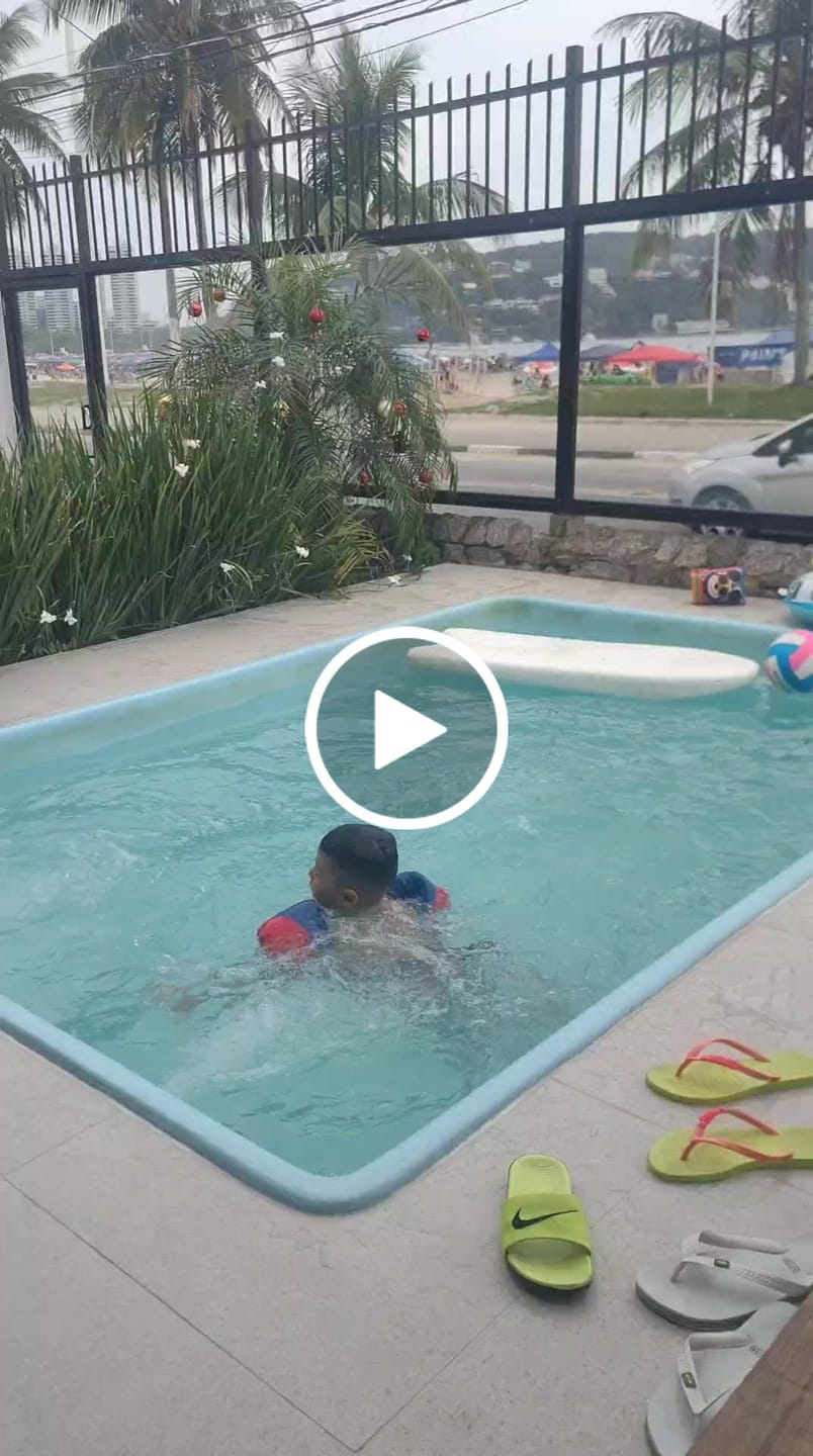 Customer video review of Colete Flutuador Infantil