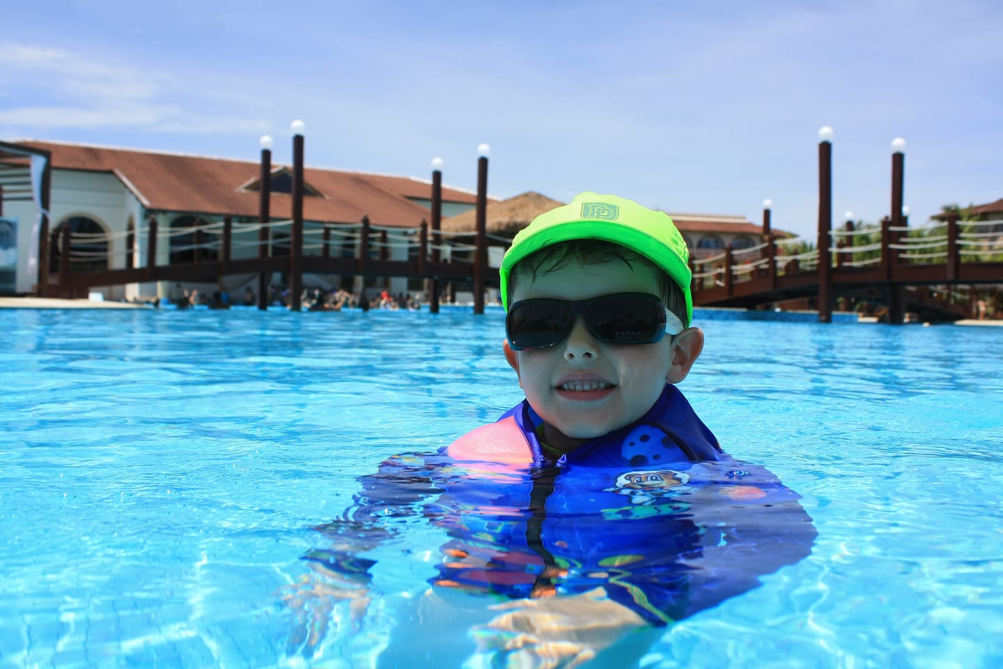 Customer photo review of Camisa Flutuadora Infantil Floater