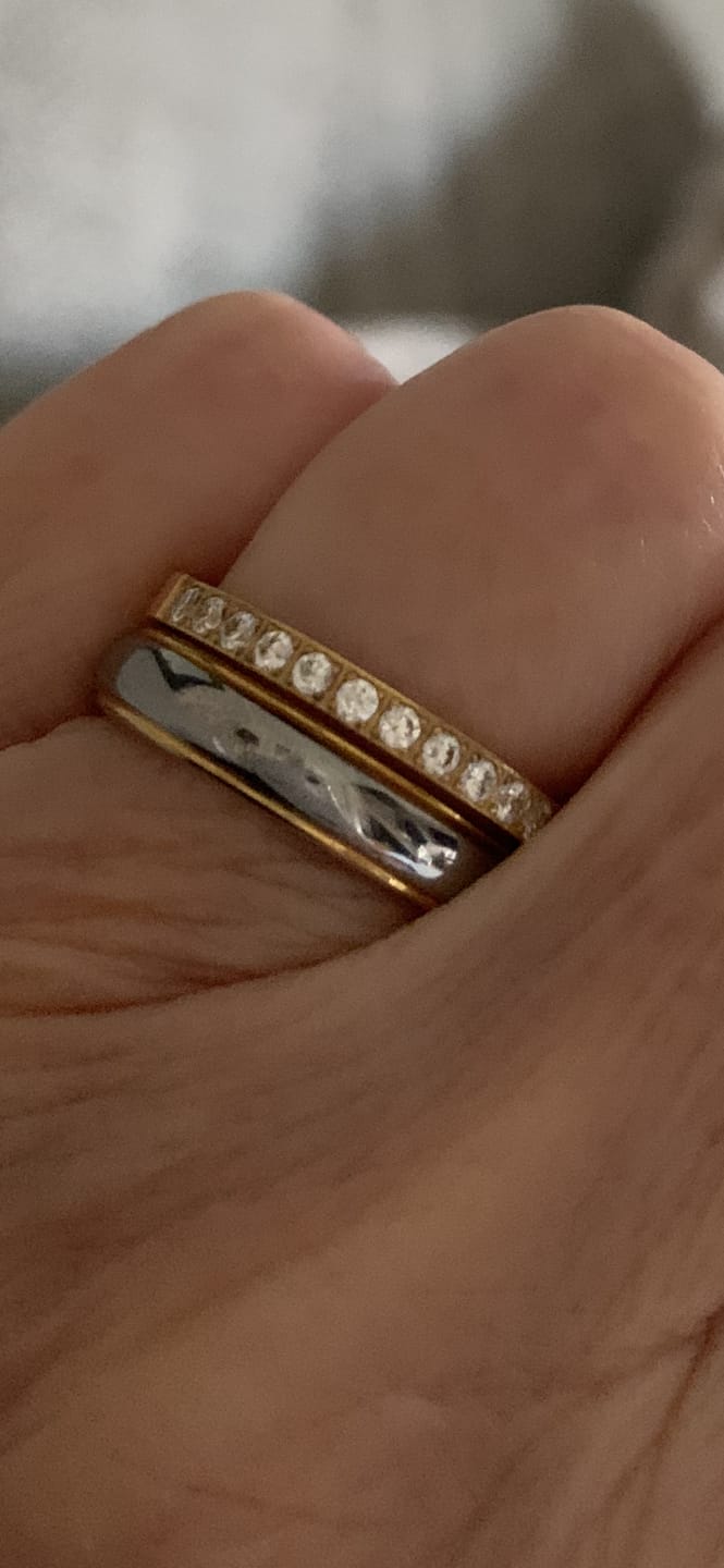 Customer photo review of Gold 2mm Full Glitz Ring