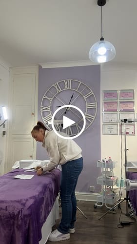 Customer video review of CosmoGlo Original Light Bundle + Phone Clip