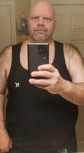 Customer photo review of Men's Heat-Trapping Sweat Vest