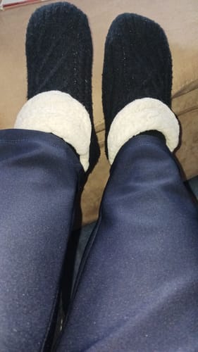 Customer photo review of Flauschige Pantoffelsocken mit V-Mund