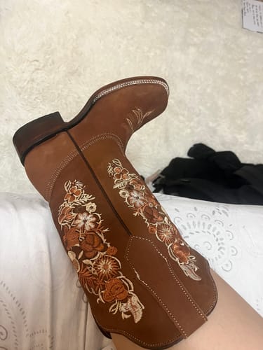 Customer photo review of "MALVINA" BROWN | WOMEN SQUARE TOE BOOTS