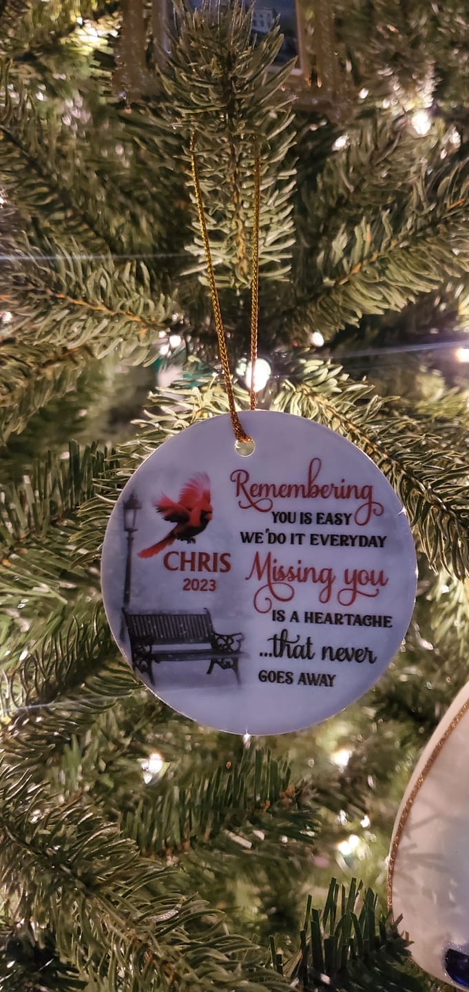 Customer photo review of Cardinals Winter Memorial Personalized Circle Ornament