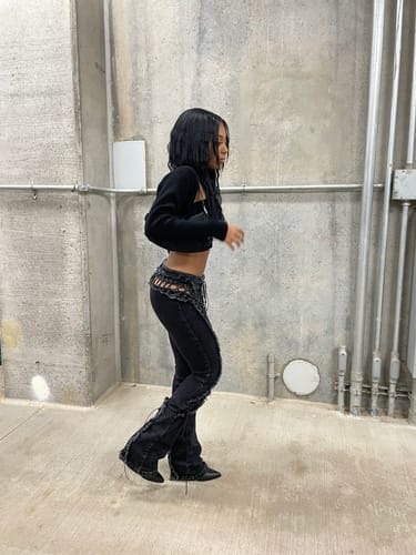 Customer photo review of LOW RISERS (BLACK DENIM)