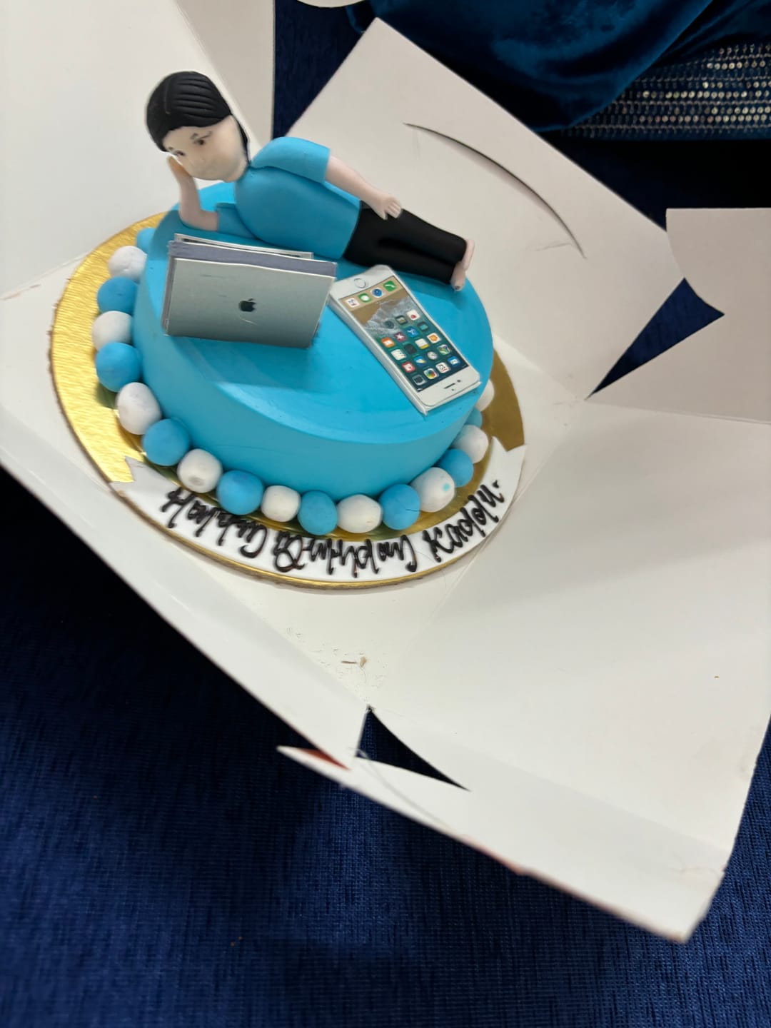 Customer photo review of Side Workaholic Cake