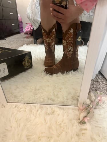 Customer photo review of "MALVINA" BROWN | WOMEN SQUARE TOE BOOTS