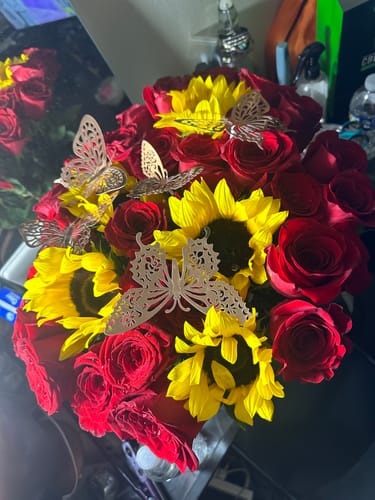 Customer photo review of Sunflower and Rose Bouquet