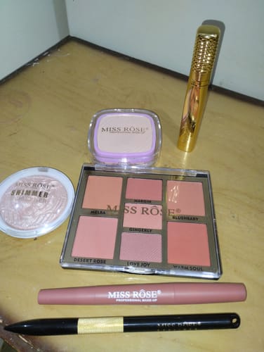 Customer photo review of Miss Rose Face Kit