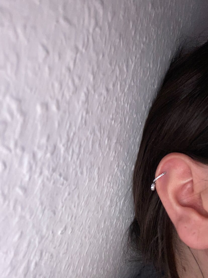 Customer photo review of Baguette Clicker Piercing | Titan