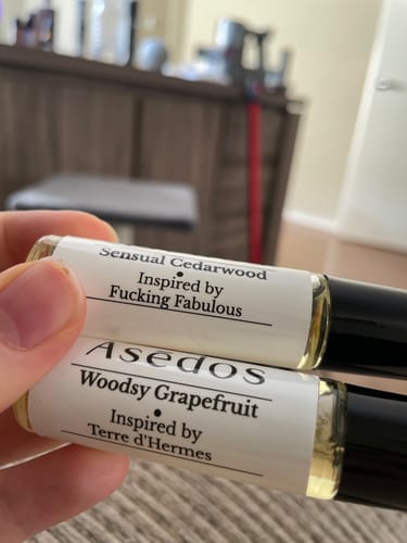 Customer photo review of WOODSY GRAPEFRUIT PERFUME OIL