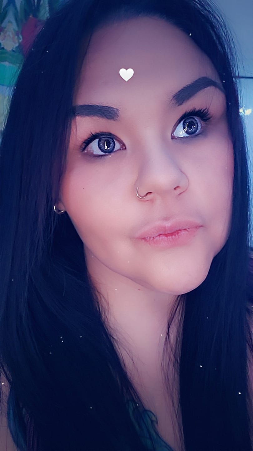 Customer photo review of DNA Taylor Pink Vitoel Coloured Contact Lenses