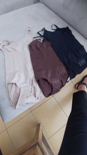 Customer photo review of StylishQueen - Bodysuit Shapewear