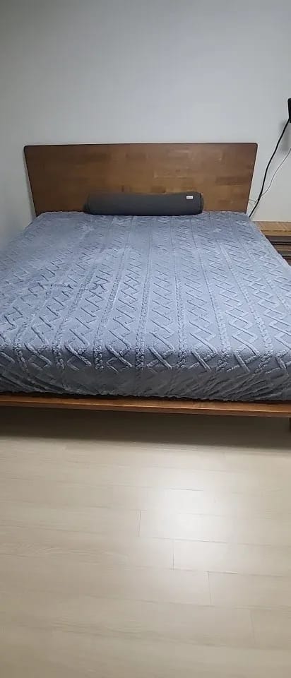 Customer photo review of Couvre-lit Élastique Doux et Protecteur (+Paires de taies d'oreiller offertes)
