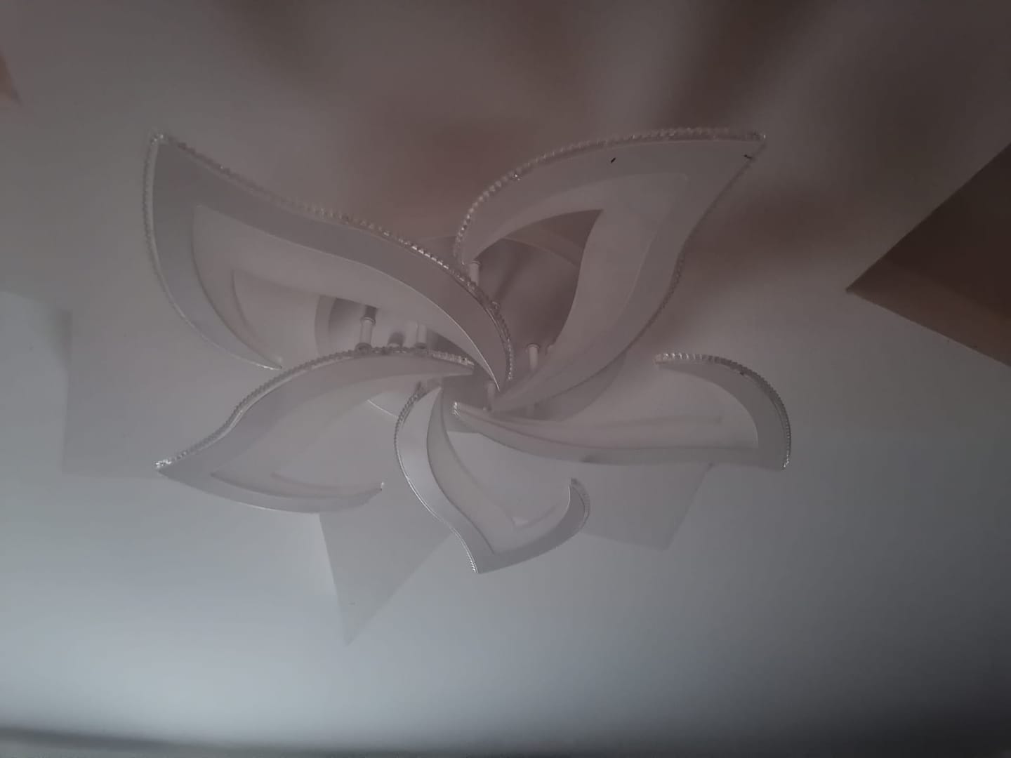Customer photo review of Lustra LED NARCISSE Telecomanda Echivalent 500W
