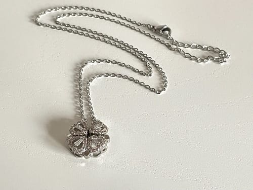 Customer photo review of Deluxor™ - LUCKY HEART NECKLACE